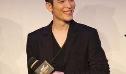 向佐的新闻谁爆料的,神秘爆料者揭露背后真相